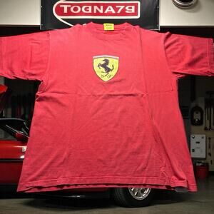 Vintage Mens Large Red Ferrari Racing Italian Luxury 1996 Cars T-Shirt